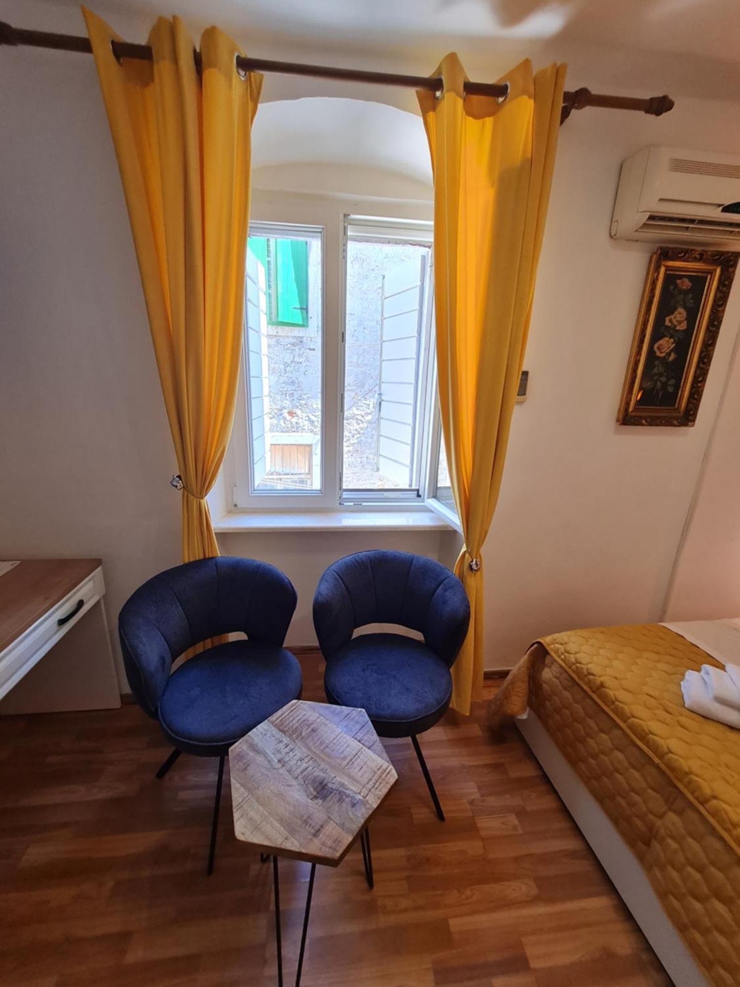 Inchy Accommodation - In The Center Of Diocletian'S Palace Split Exterior foto